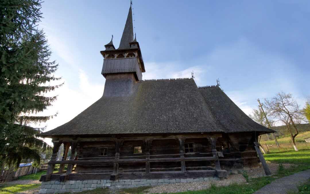 Biserica de lemn „Sfinții Arhangheli Mihail şi Gavriil” din Corund